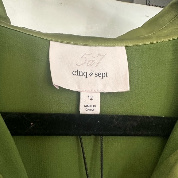 ❌SOLD❌Cinq a sept jacey green silk button down faux wrap dress FINAL PRICE - Picture 10 of 13